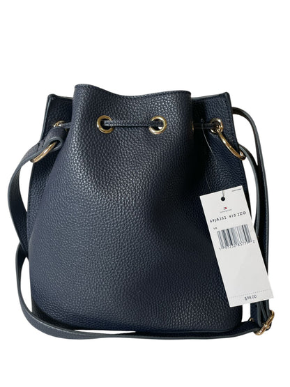 Bolso Bucket Tommy Hilfiger Azul Marino | Elegancia Casual para tu Día a Día